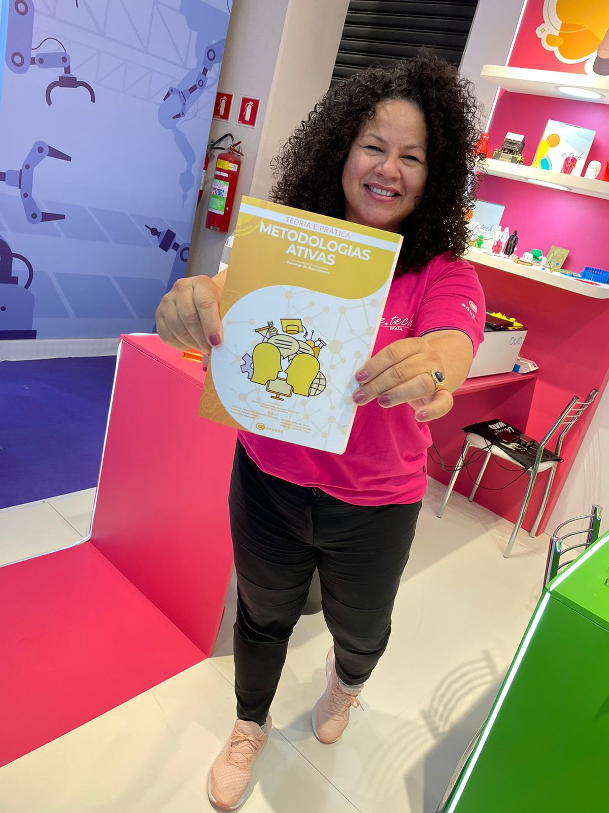 Renata Kelly apresenta o livro Metodologias Ativas: Teoria e Prática